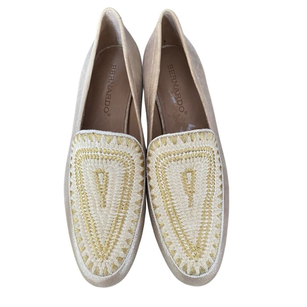 Bernardo Women’s Ivory Gold Metallic Embroidered Loafers size 6